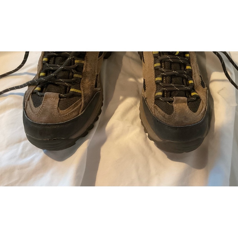 Men’s sz 7.5 hiking boots